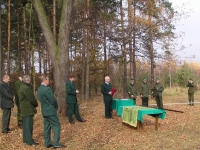 Zaczęło się, Grzesiu Tumułka omawia szczegóły związane ze sztandarem