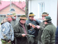 .. i na wszelki wypadek odbiera klucze