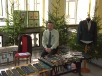 Na piętrze kolejne stoisko